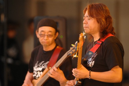 アーリータイムス・宍戸さん（左）とトミー（右）